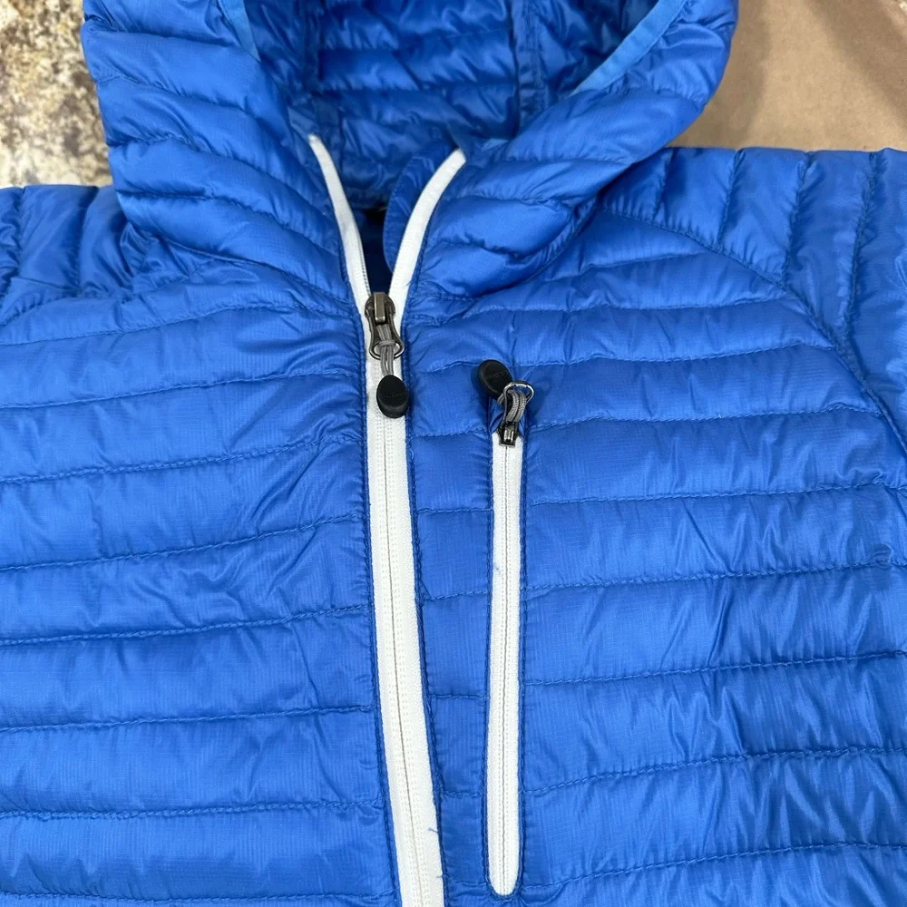 L.L.BEAN jacket women’s ultralight 850 DOWN HOODED SWEATER JACKET BLUE zip M